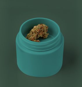 This unique double-wall design forms a shallow bowl, ideal for packaging small formats. Outer labelling area maintains the minimum labelling panel for a compliant label for the Canadian cannabis market.